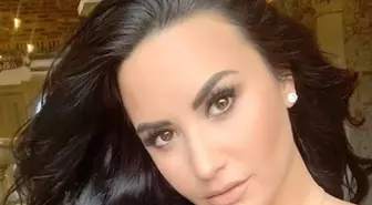 Demi Lovato Dostlarına Minnettar!