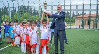 Karacabey'de Minikler Futbol Turnuvası Coşkusu