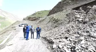 Belediye Başkanı Şeylan Çöken Yolu İnceledi