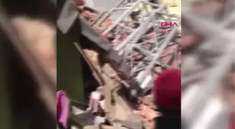 Denizli İskele Devrildi, 2 İşçi Yaralandı