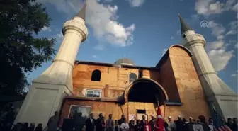 Müslüman ve Gayrimüslimler Kundaklanan Camii İçin Kenetlendi - New