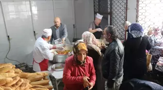 Vasiyetle 29 Yıldır Binlerce Kişiye Yemek Veriyorlar