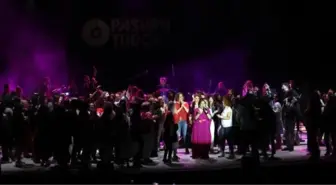 Pink Martini, İzmirli Hayranları İçin Söyledi