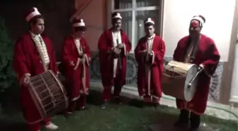 Simavlılar, Sahura Mehter Marşıyla Kalktı