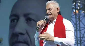 AK Parti İstanbul Adayı Yıldırım, Bir Genci Ailesiyle Birlikte Kendi Evinde İftara Davet Etti