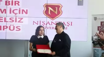 Engelli Öğrencilerin Annelerine Diploma