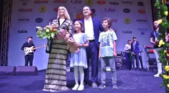 Gökçe, Akhisarlılara Unutulmaz Bir Gece Yaşattı