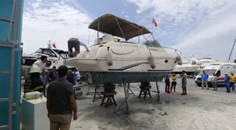 Kuşadası'nda Bakım Yapılan Lüks Yatta Yangın Çıktı; 1 Yaralı