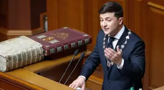 Zelenskiy'in İlk İcraatı Erken Seçim