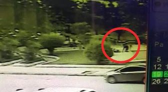 Çocuk Parkında Eski Eşini Bıçaklayan Saldırgana Devriye Gezen Askerler Engel Oldu! O Anlar Kameraya Yansıdı