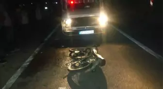 Tarsus'ta Kamyonetle Motosiklet Çarpıştı: 1 Ölü, 1 Yaralı