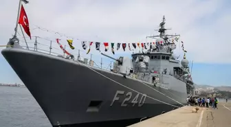 Tcg Akçakoca' ve 'Tcg Yavuz' Alsancak Limanı'nda