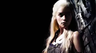 Game Of Thrones'un Daenerys Targaryen'i, Finale Hazırlanmak İçin Hitler'i İzlemiş