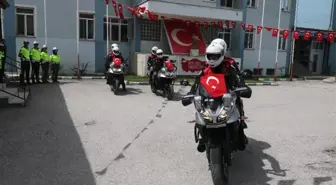 Afyonkarahisarlı hayırseverler 10 motosikleti polise teslim etti