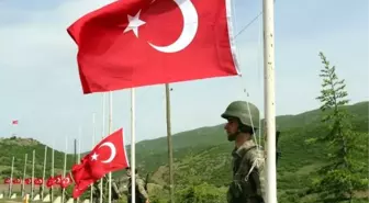 Bingöl'de PKK'lıların şehit ettiği 33 er anıldı