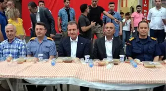 Mahalleli ve polis iftarda buluştu