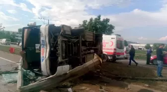 Bursa'da midibüs devrildi: 10 yaralı