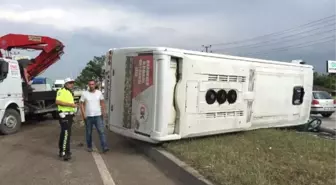 Bursa'da servis midibüsü devrildi: 11 yaralı