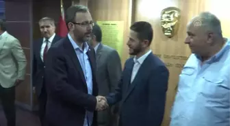 Bakan Kasapoğlu, KYK yurdunda iftar yaptı