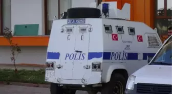 Polis, kadın meslektaşını öldürdü