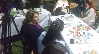 Kardelen'in geleneksel iftarına katılan misafirler, usta sanatçının türküleriyle mest oldu