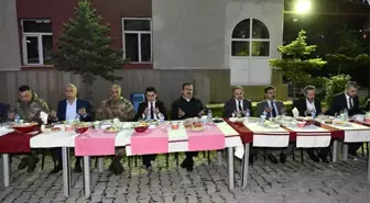 Vali Akbıyık, Hakkari İl Özel İdare çalışanları ile iftarda buluştu