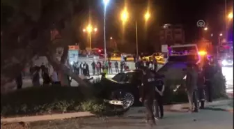 Alkollü sürücünün kullandığı otomobil ağaca çarptı: 2 yaralı - BURDUR