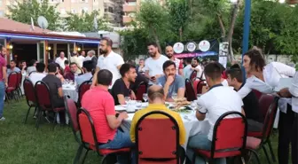 Diyarbakırlı berberler iftar sofrasında buluştu