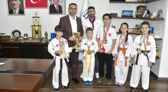 Biga Belediyesi Karate Okulu sporcularının madalya gururu