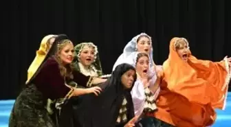 Muğla'da 'Tasvir-i Temaşa' adlı oyun seyircilerle buluştu