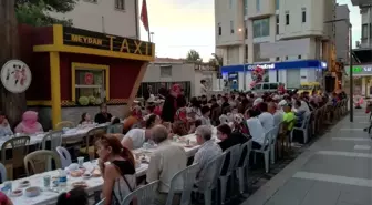 Taksiciler iftar sofrasında buluştu