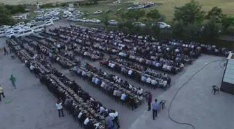 300 torunlu Hamo Ağa, 2 bin kişiye iftar yemeği verdi