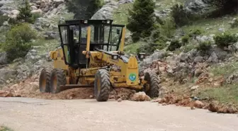 Akseki Belediyesi yol bakım çalışması başlattı