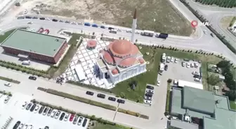 Dünyaca ünlü sanatçılar GEBKİM Camii'ne imza attılar