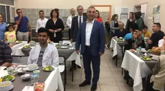 ESOGÜ Hastanesi'nde personeli ve hasta yakınlarına iftar yemeği