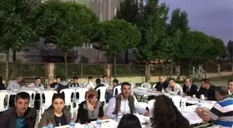 Ortaokul öğrencilerinden iftar yemeği