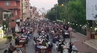 Saltukova halkı caddede iftarını açtı