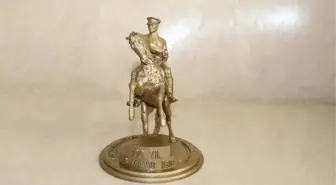 Samsun'daki Atatürk büstünün 3 boyutlu minyatürünü yaptılar
