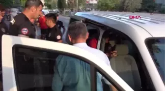 ANTALYA Kendisine güldüğü gerekçesiyle komşularına kurşun yağdırdı: 2 yaralı