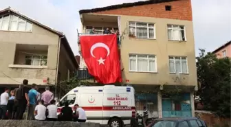 Iğdır şehidi uzman onbaşı Ali Yılmaz'ın baba evine ateş düştü