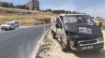 Şanlıurfa'da otomobil ile kamyonet çarpıştı: 10 yaralı