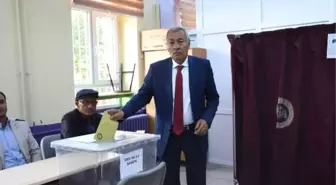 Kırıkkale'nin Keskin ilçesinde oy verme işlemi başladı (2)