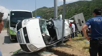 Bayram alışverişinden dönen baba ile kızı kazada hayatını kaybetti