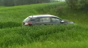 Kastamonu'da otomobil tarlaya uçtu: 3 yaralı