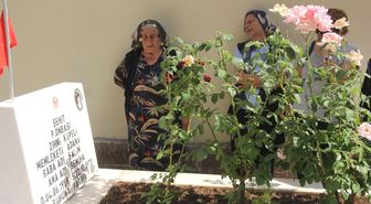 Şehit teyzesinin ağıdı herkesi ağlattı