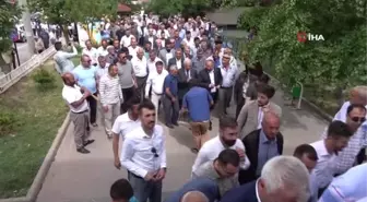 AK Parti'li Başkan Dede Yıldırım mazbatasını aldı