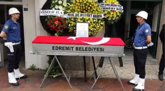 Eski Bakan İşgüzar, vasiyeti üzerine Edremit'te defnedildi