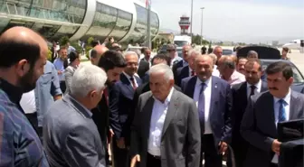 Binali Yıldırım'ın tokalaşması 1 saat 8 dakika sürdü