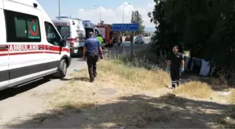 Otomobiliyle şarampole uçan muhtar yaralandı