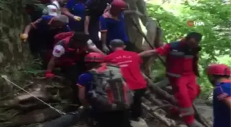 Selfie ölüm getirdi...Selfie yaparken 10 metre yükseklikten düşerek hayatını kaybetti